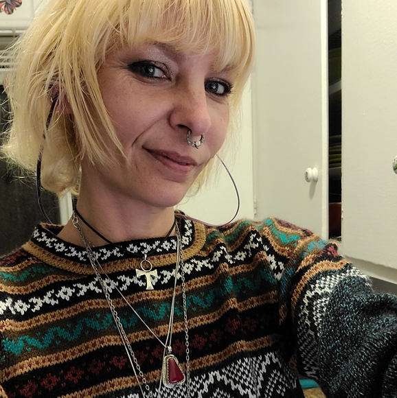 Meet your Posher, Sam - Picture 2 of 2